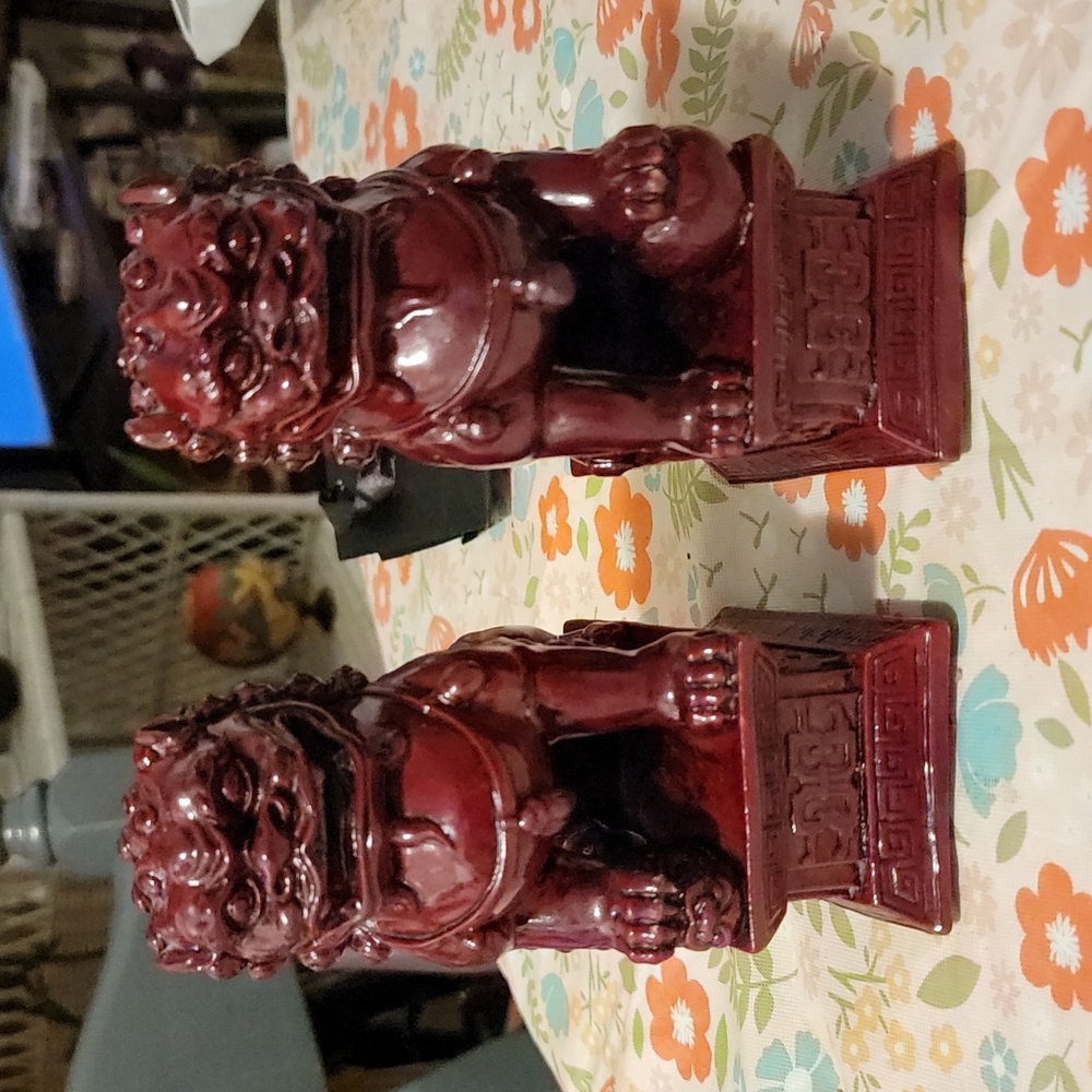 Red Chinese Lion Statue Pair